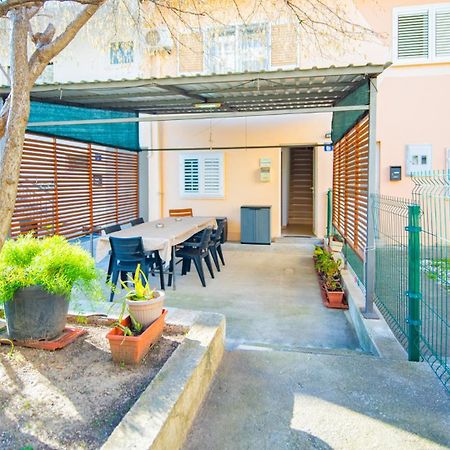 Apartmani Ana 蒂瓦特 外观 照片