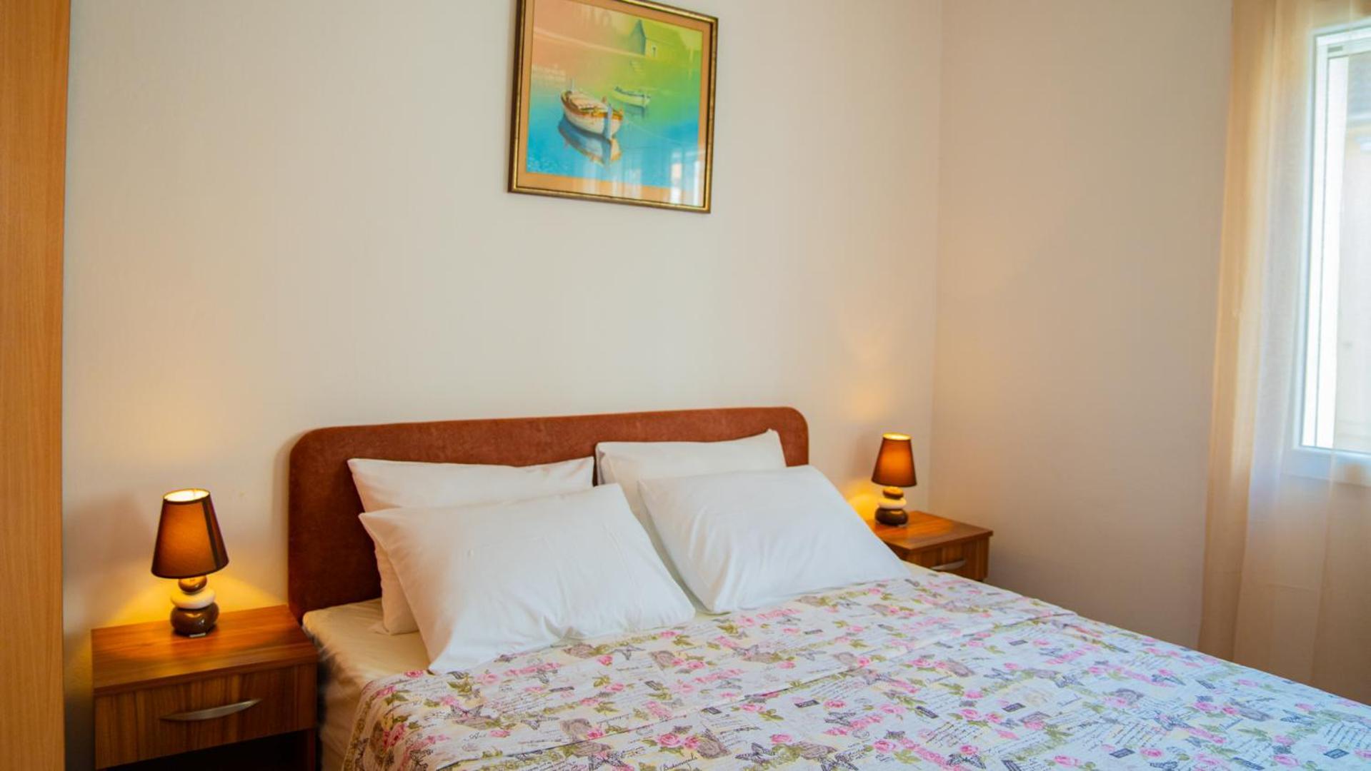 Apartmani Ana 蒂瓦特 外观 照片
